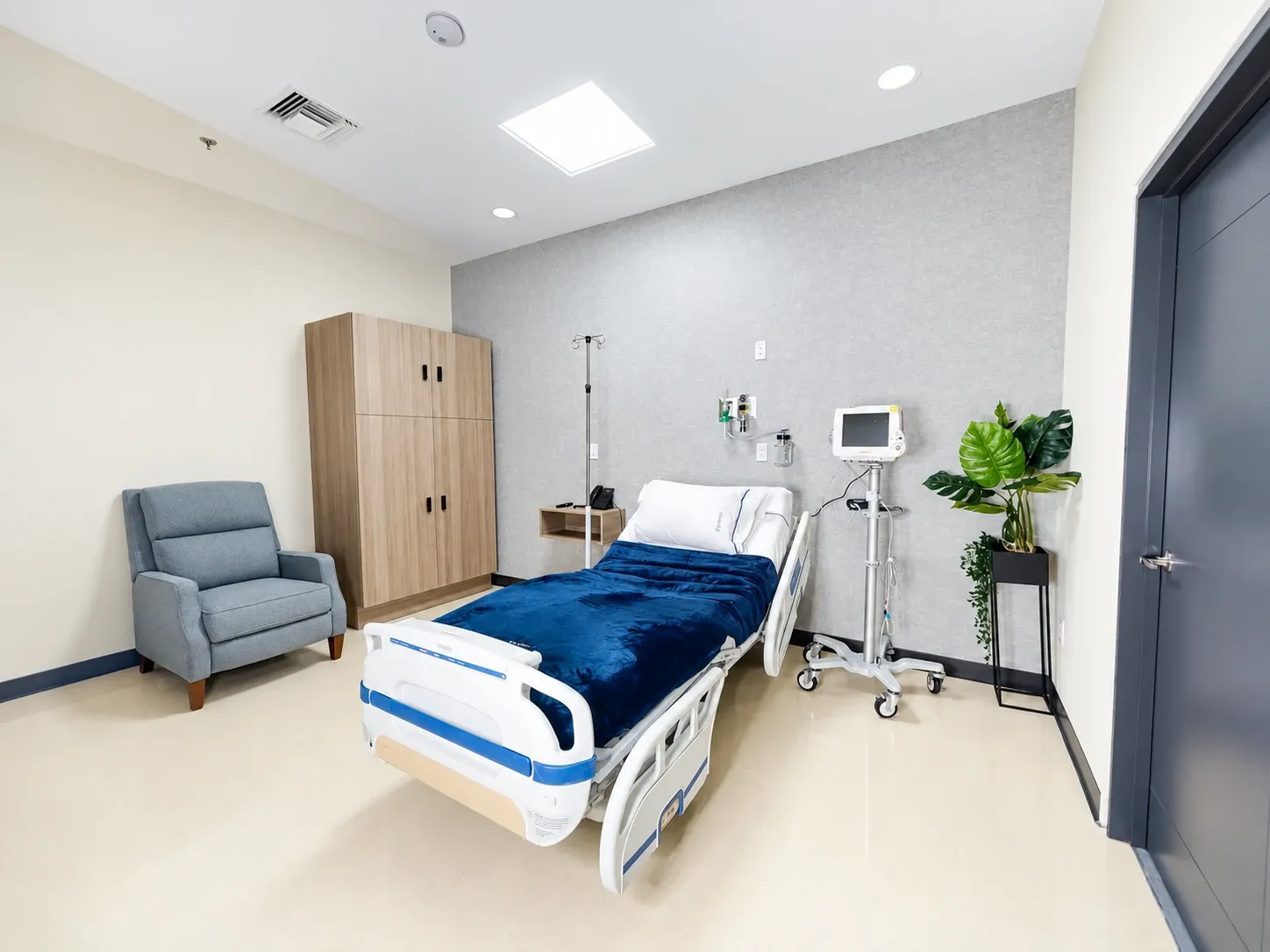 Patient rooms at Russald Medical