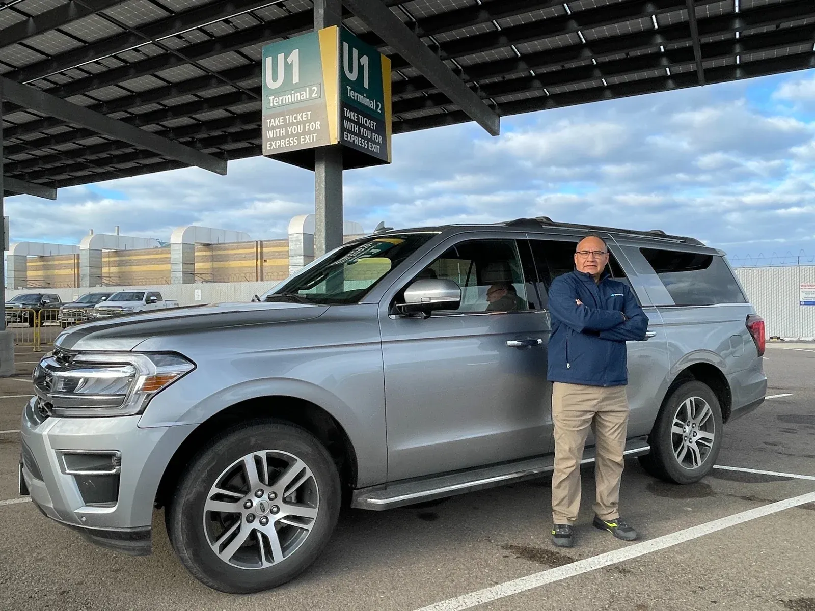 Clinic driver and transportation vehicle
